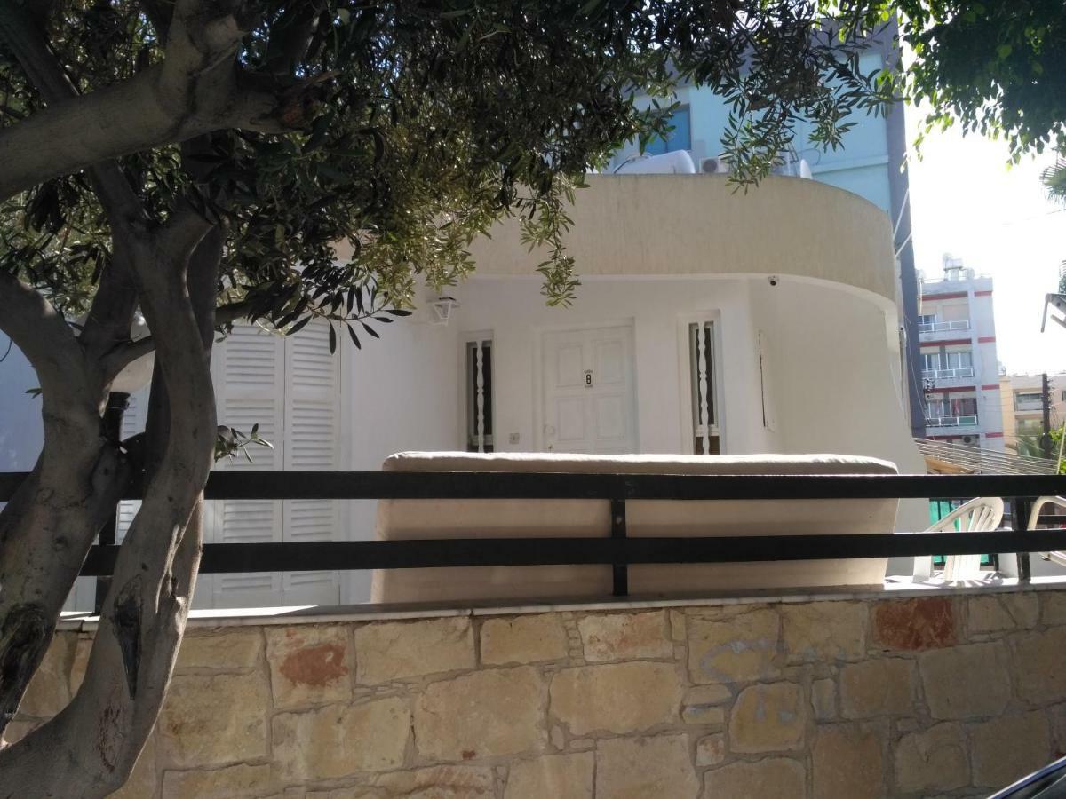 Mystery Shack Hostel Limassol Exterior photo